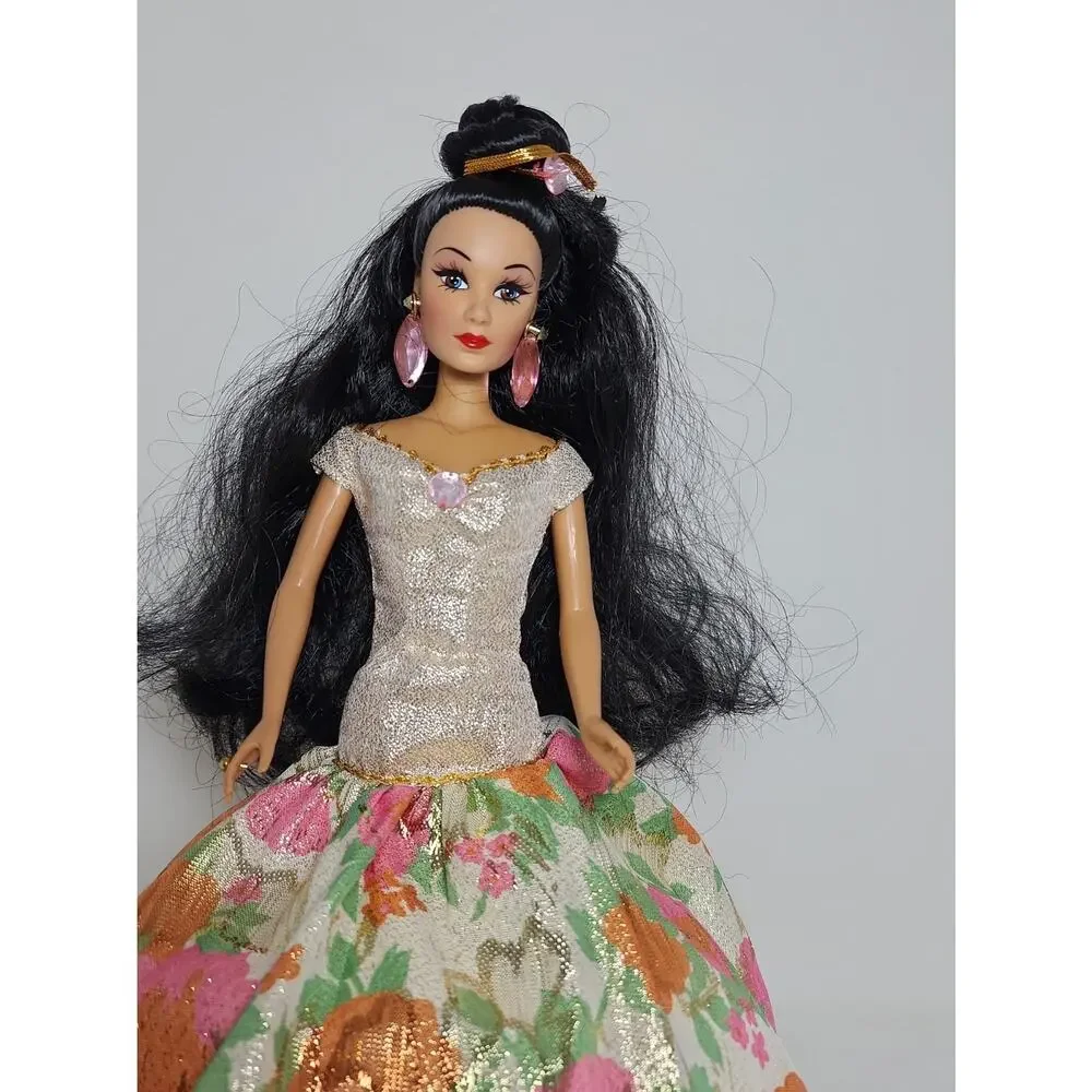 #7117 NRFB Vintage Integrity Toys La Quinceañera Alysa Hispanic Doll